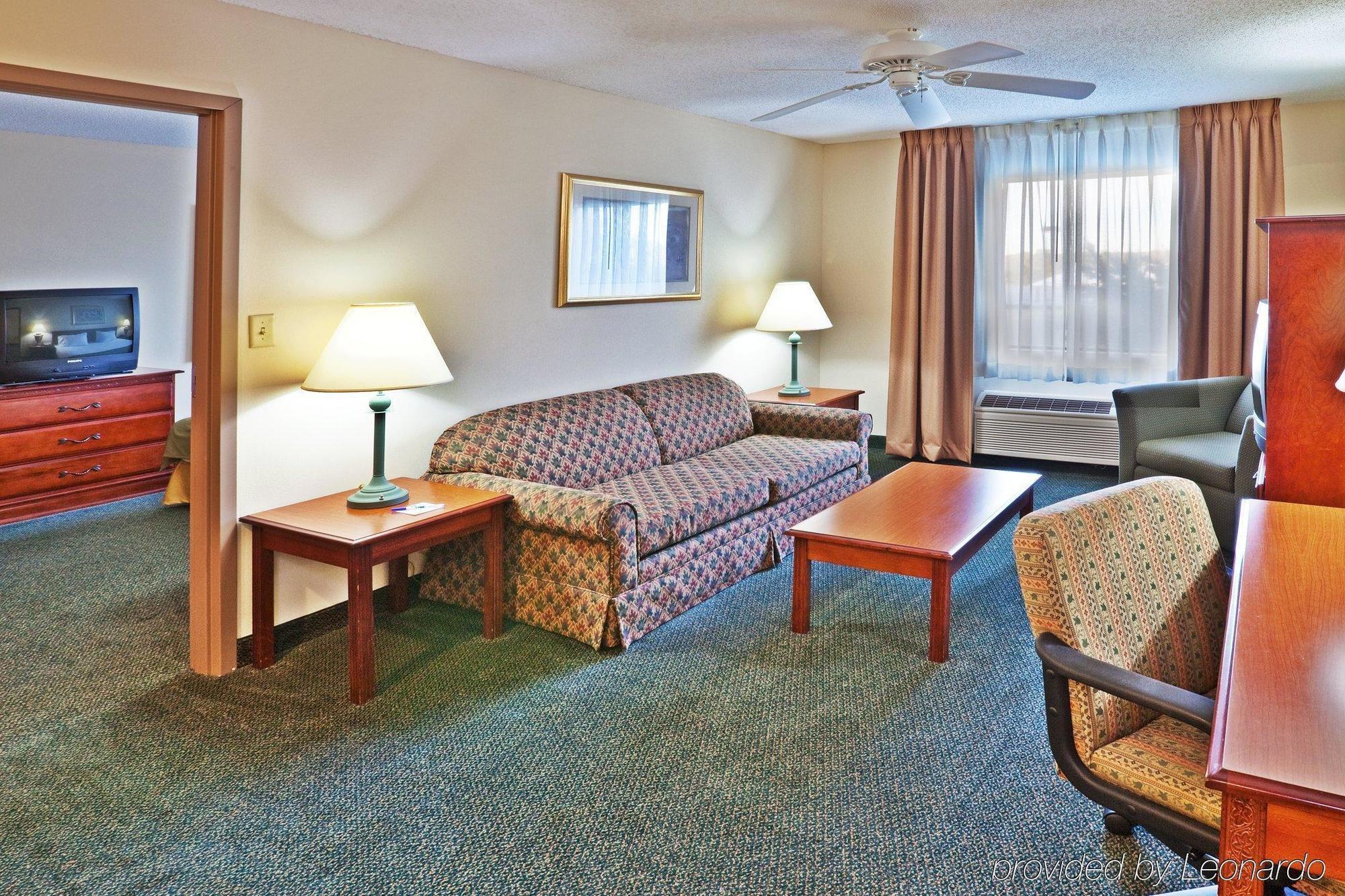 Holiday Inn Express Hotel & Suites Edmond By Ihg Quarto foto